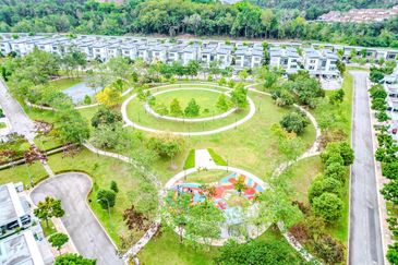 Parkfield Residences, Tropicana Heights