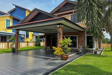 Putra Hill Residency