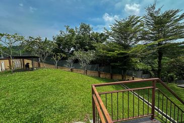 Putra Hill Residency