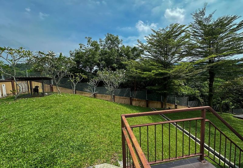 Putra Hill Residency