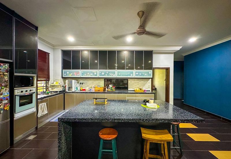 Putra Hill Residency