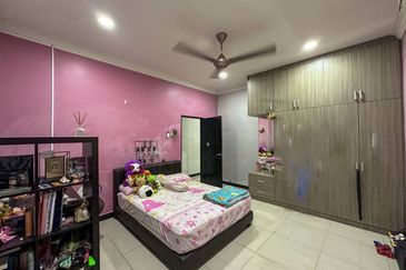 Putra Hill Residency