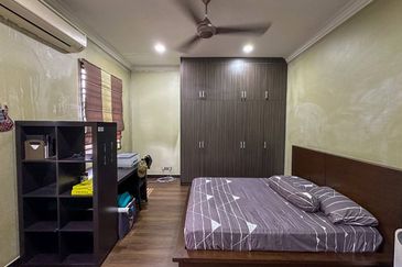 Putra Hill Residency