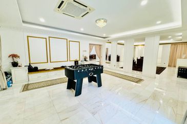 Bungalow Jalan Kubah Bukit Jelutong Shah Alam 3 Storey Bungalow FOR SALE FREEHOLD CORNER LOT 