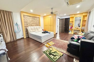 Bungalow Jalan Kubah Bukit Jelutong Shah Alam 3 Storey Bungalow FOR SALE FREEHOLD CORNER LOT 