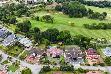 KGSAAS Golf Club, Seksyen 13