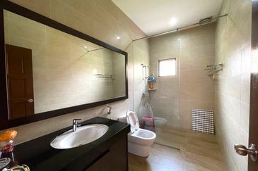 CORNER LOT Double Storey Bungalow Bidai Residence Bukit Jelutong, Sha Alam FOR SALE