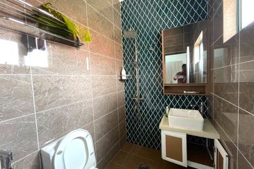 CORNER LOT Double Storey Bungalow Bidai Residence Bukit Jelutong, Sha Alam FOR SALE