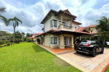 CORNER LOT Double Storey Bungalow Bidai Residence Bukit Jelutong, Sha Alam FOR SALE