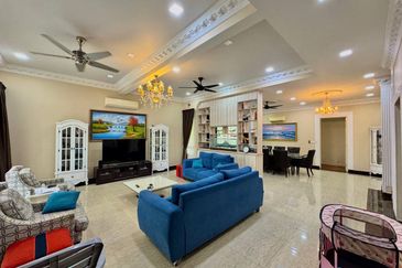 CORNER LOT 3 Storey Bungalow 1080 Residence, Puncak Saujana, Kajang FOR SALE