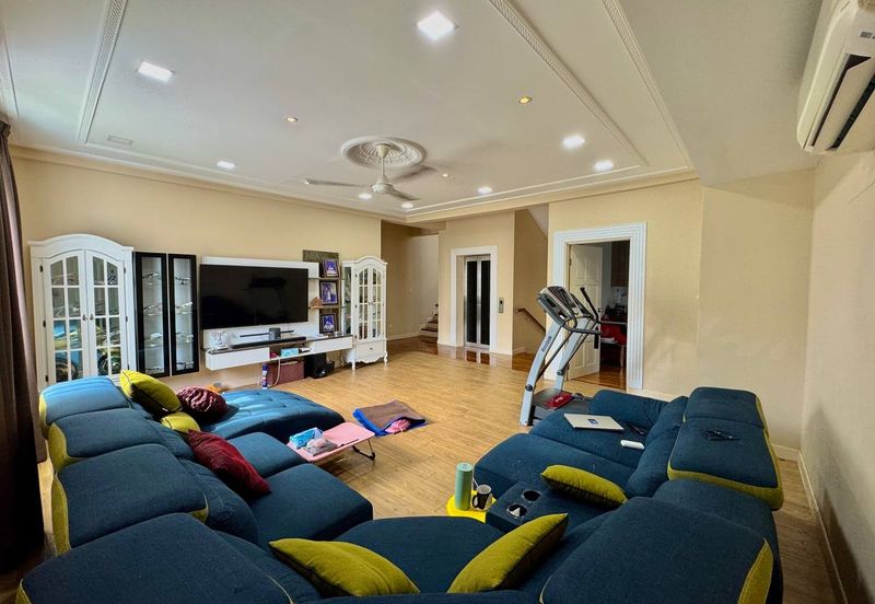 CORNER LOT 3 Storey Bungalow 1080 Residence, Puncak Saujana, Kajang FOR SALE