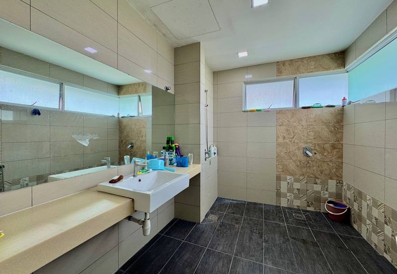 CORNER LOT 3 Storey Bungalow 1080 Residence, Puncak Saujana, Kajang FOR SALE