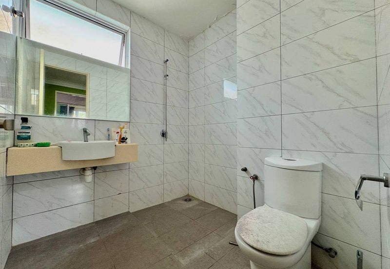 CORNER LOT 3 Storey Bungalow 1080 Residence, Puncak Saujana, Kajang FOR SALE