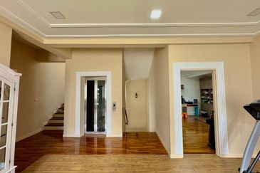 CORNER LOT 3 Storey Bungalow 1080 Residence, Puncak Saujana, Kajang FOR SALE