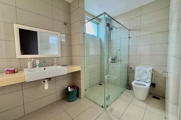 CORNER LOT 3 Storey Bungalow 1080 Residence, Puncak Saujana, Kajang FOR SALE