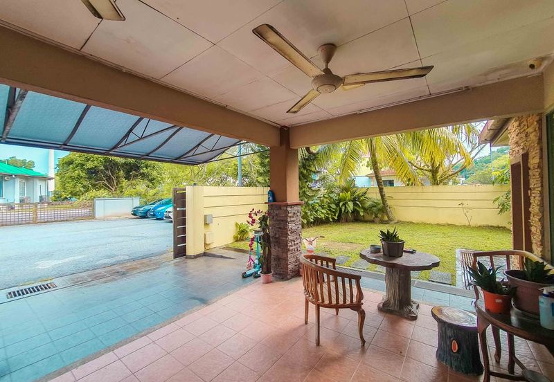 3 Storey Terrace Jalan Uranus Subang Bestari, Seksyen U5, Shah Alam FOR SALE