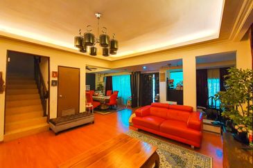 3 Storey Terrace Jalan Uranus Subang Bestari, Seksyen U5, Shah Alam FOR SALE