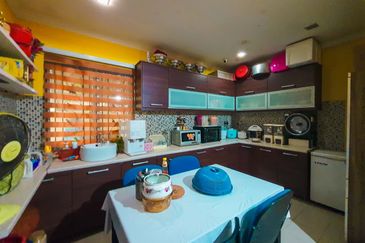 3 Storey Terrace Jalan Uranus Subang Bestari, Seksyen U5, Shah Alam FOR SALE