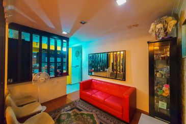 3 Storey Terrace Jalan Uranus Subang Bestari, Seksyen U5, Shah Alam FOR SALE