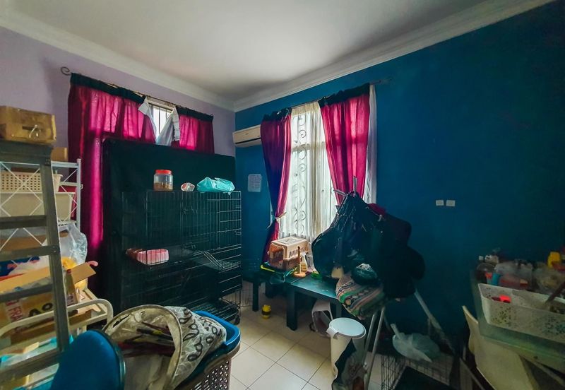 3 Storey Terrace Jalan Uranus Subang Bestari, Seksyen U5, Shah Alam FOR SALE