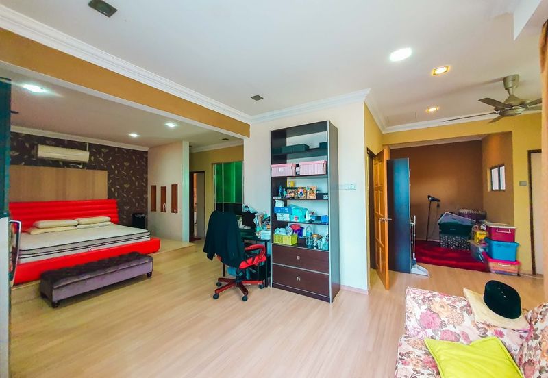 3 Storey Terrace Jalan Uranus Subang Bestari, Seksyen U5, Shah Alam FOR SALE