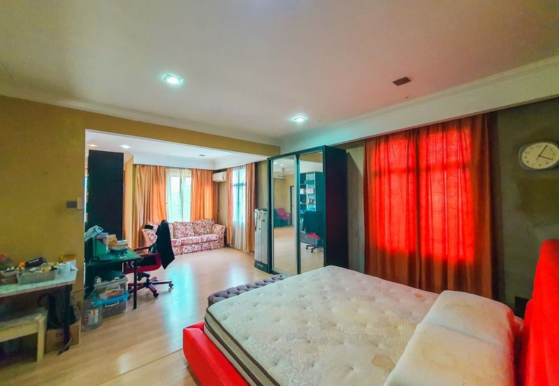 3 Storey Terrace Jalan Uranus Subang Bestari, Seksyen U5, Shah Alam FOR SALE