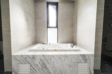 Perdana Lakeview East