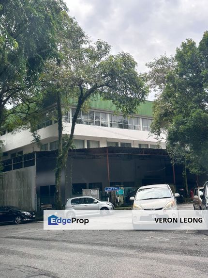 Rare corner unit in front of vibrant mall and traffic light in cheras, Kuala Lumpur, Cheras