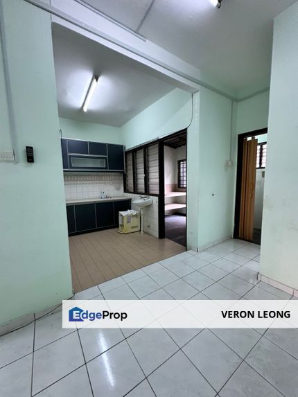 USJ 13 double storey kitchen extended well maintained for sale  , Selangor, USJ