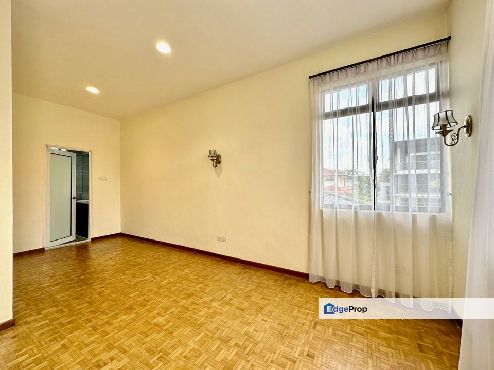 JB Town, Renovated Bungalow, Johor, Johor Bahru