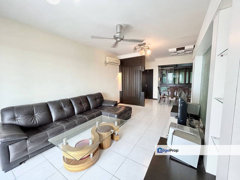 Molek Pine Full Renovated Big unit, Johor, Johor Bahru