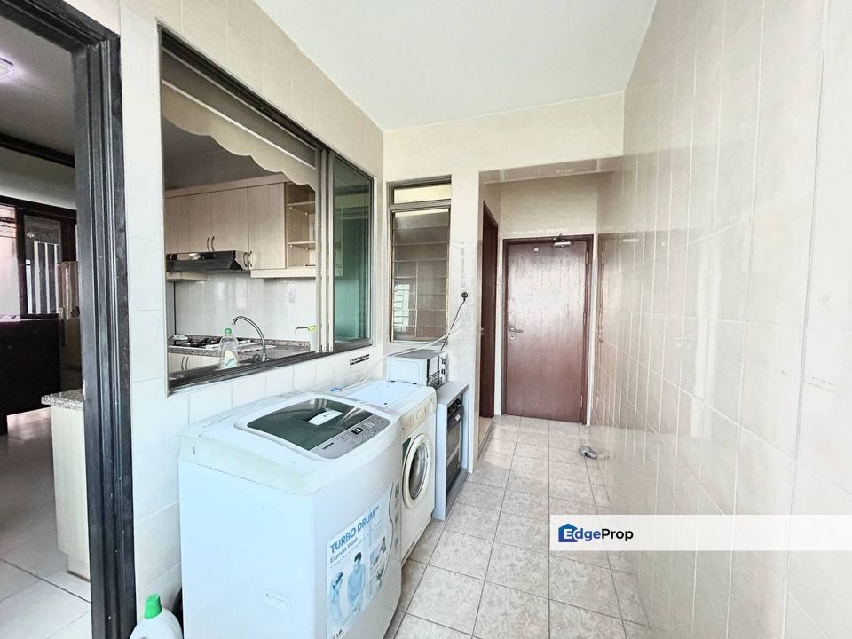 Molek Pine Full Renovated Big unit, Johor, Johor Bahru