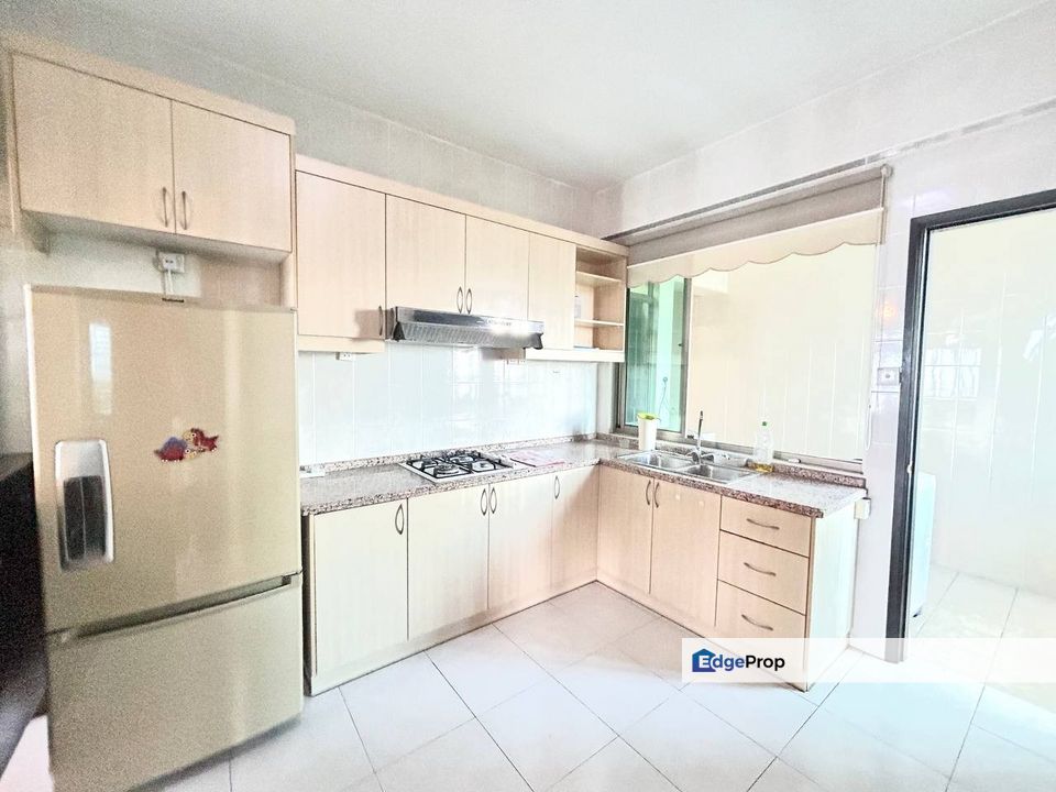 Molek Pine Full Renovated Big unit, Johor, Johor Bahru