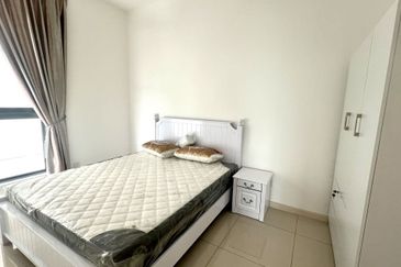 The M @ Medini Macrolink