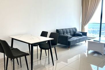 The M @ Medini Macrolink