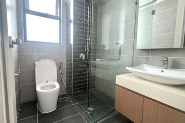 The M @ Medini Macrolink