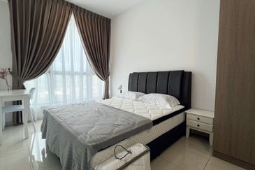 The M @ Medini Macrolink