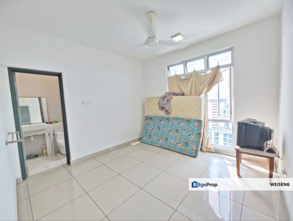 D'ambience 2 Bedrooms Unit For Sale, Johor, Permas Jaya/Senibong