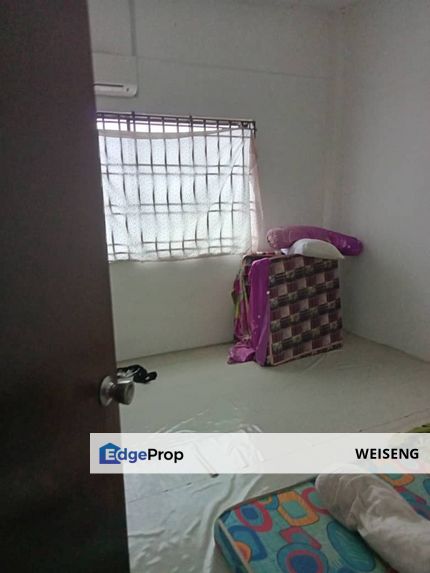 Taman Gaya Rumah Pangsa Medium Low Cost For Sale, Johor, Ulu Tiram