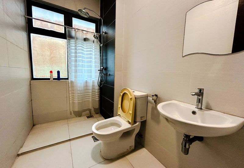 Kristal Court, Seksyen 7