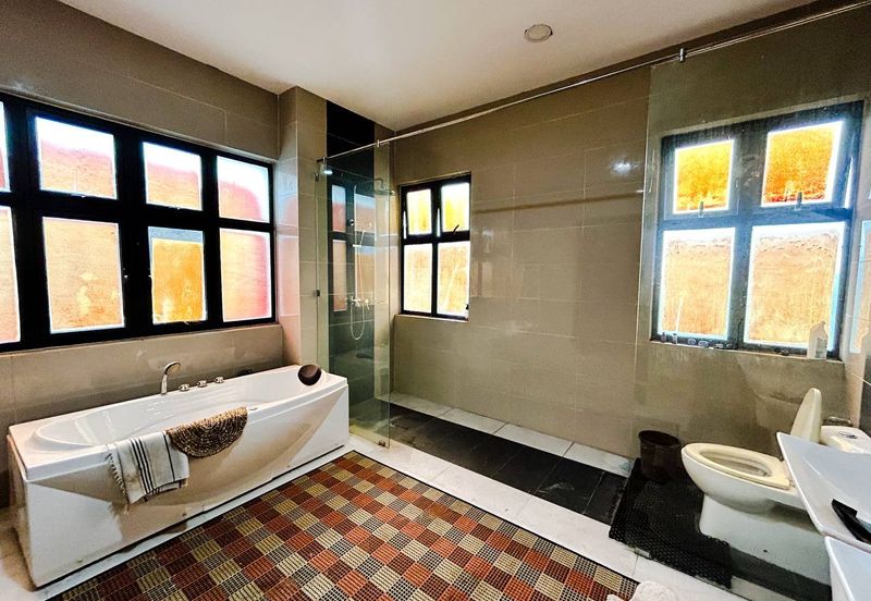 Kristal Court, Seksyen 7