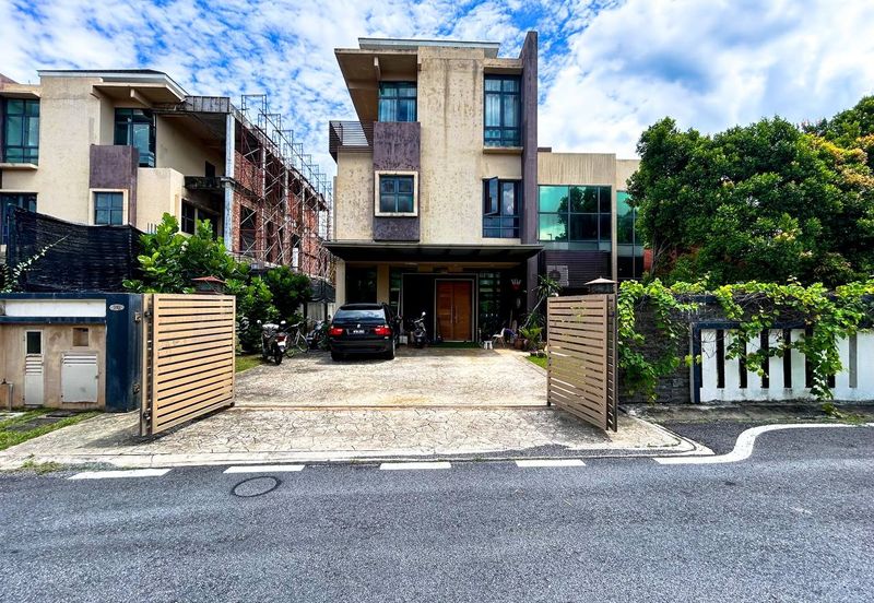 Kristal Court, Seksyen 7