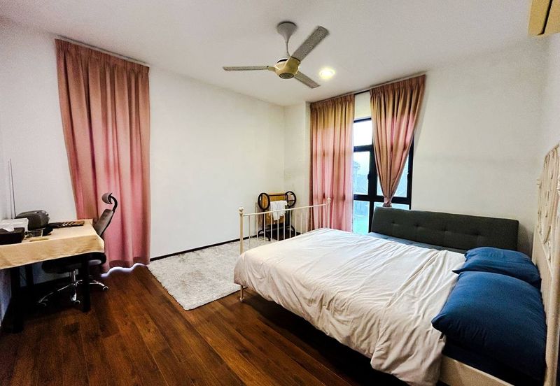 Kristal Court, Seksyen 7