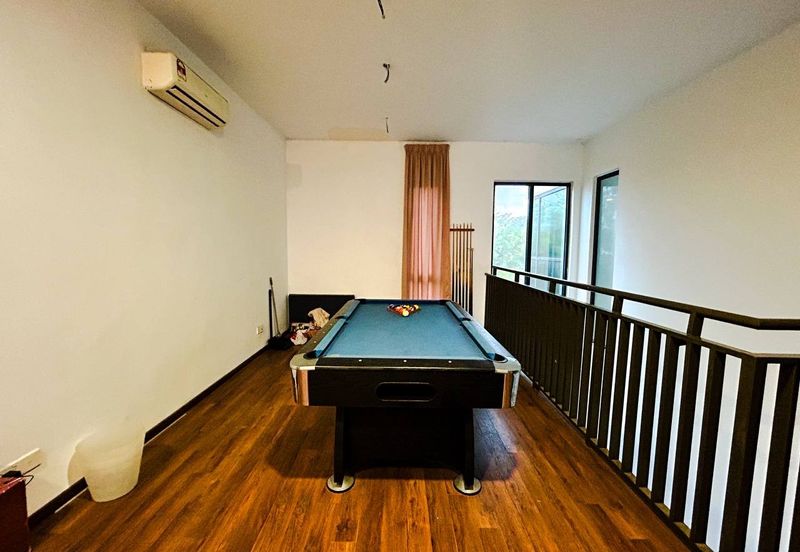 Kristal Court, Seksyen 7