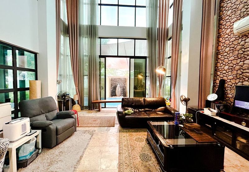 Kristal Court, Seksyen 7