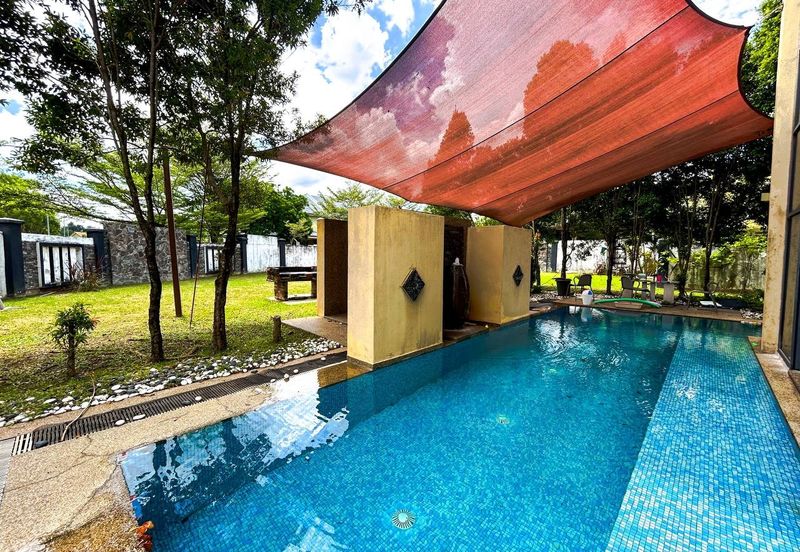 Kristal Court, Seksyen 7