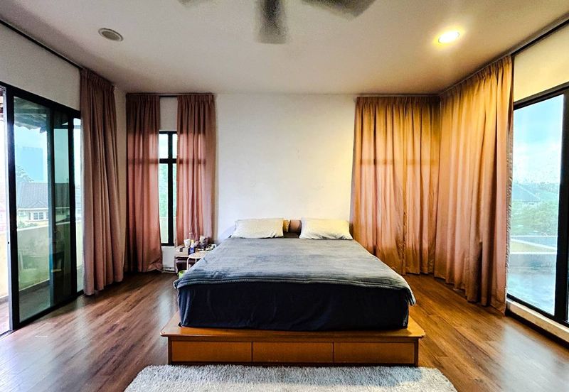 Kristal Court, Seksyen 7