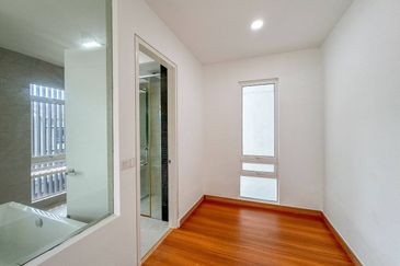 Duta Villa, Presint 14