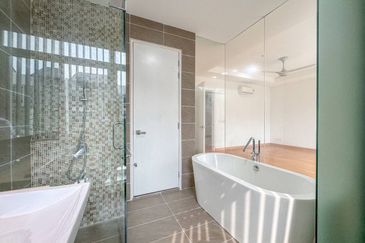 Duta Villa, Presint 14