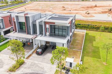 Lucent Residence @ twentyfive.7